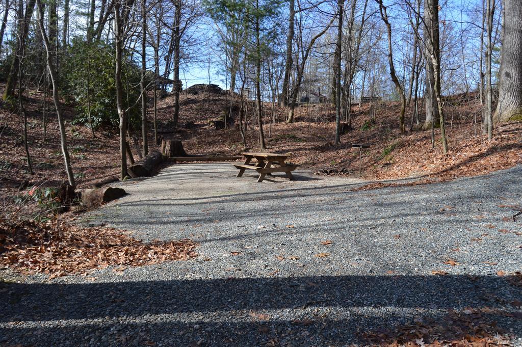 Linville Falls Campground, Rv Park, And Cabins Екстер'єр фото