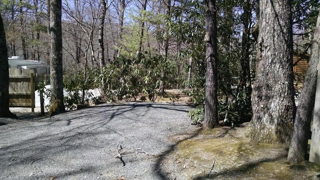 Linville Falls Campground, Rv Park, And Cabins Екстер'єр фото