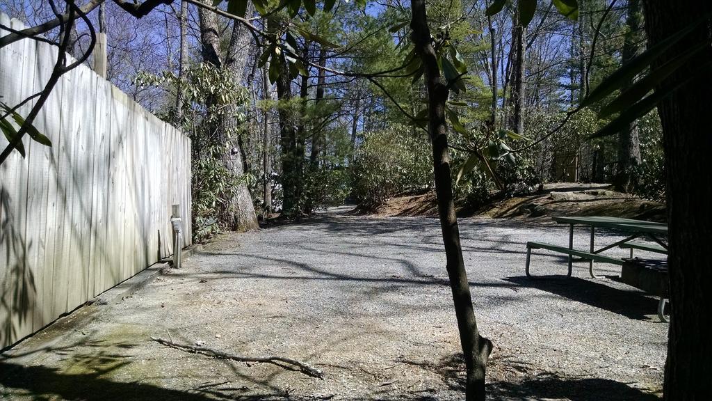 Linville Falls Campground, Rv Park, And Cabins Екстер'єр фото