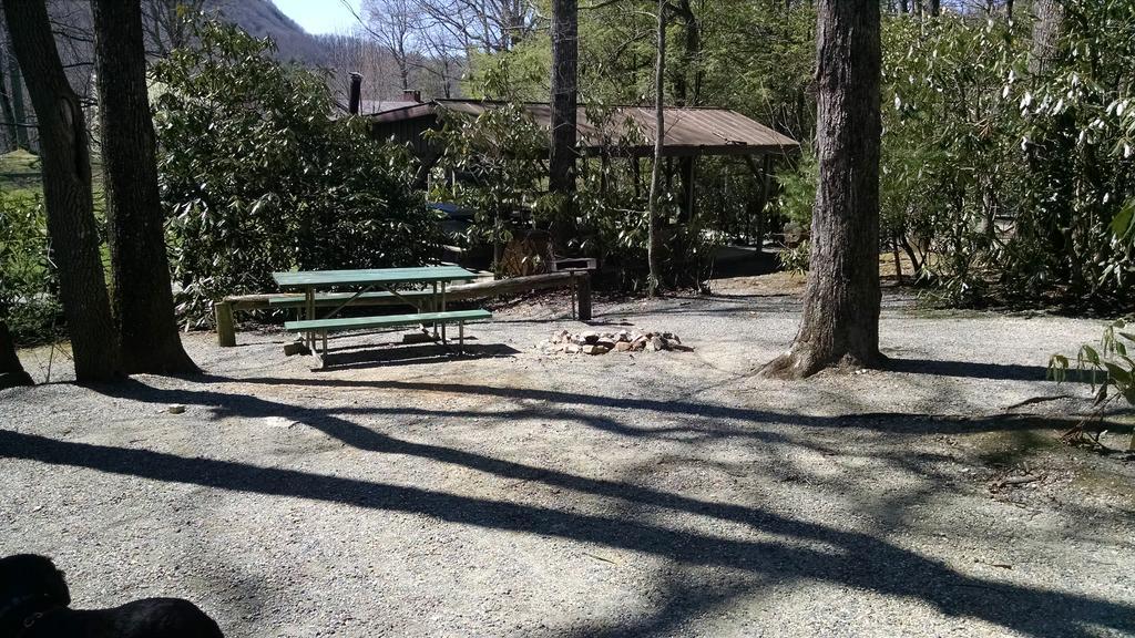 Linville Falls Campground, Rv Park, And Cabins Екстер'єр фото