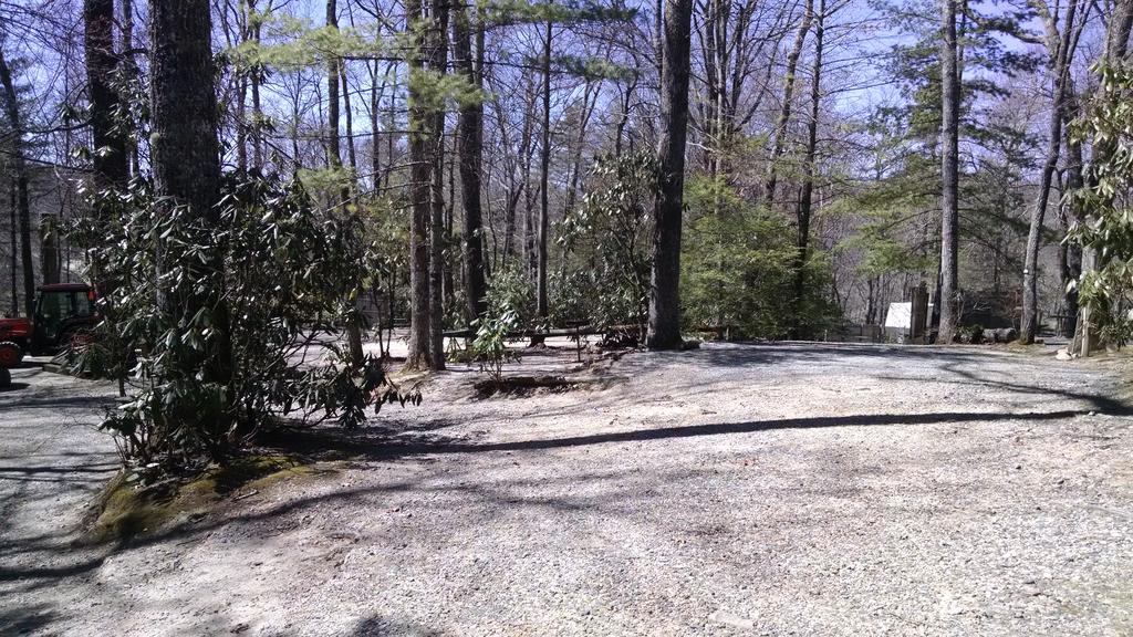 Linville Falls Campground, Rv Park, And Cabins Екстер'єр фото