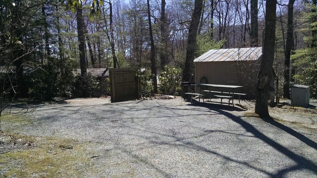 Linville Falls Campground, Rv Park, And Cabins Екстер'єр фото