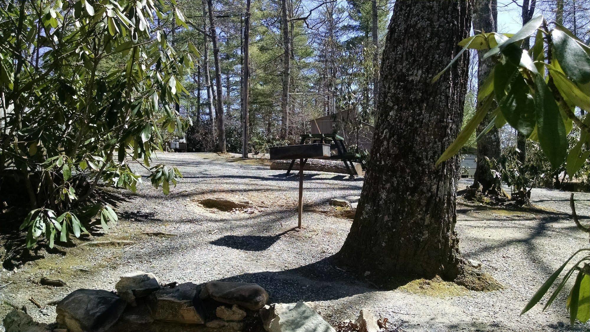 Linville Falls Campground, Rv Park, And Cabins Екстер'єр фото
