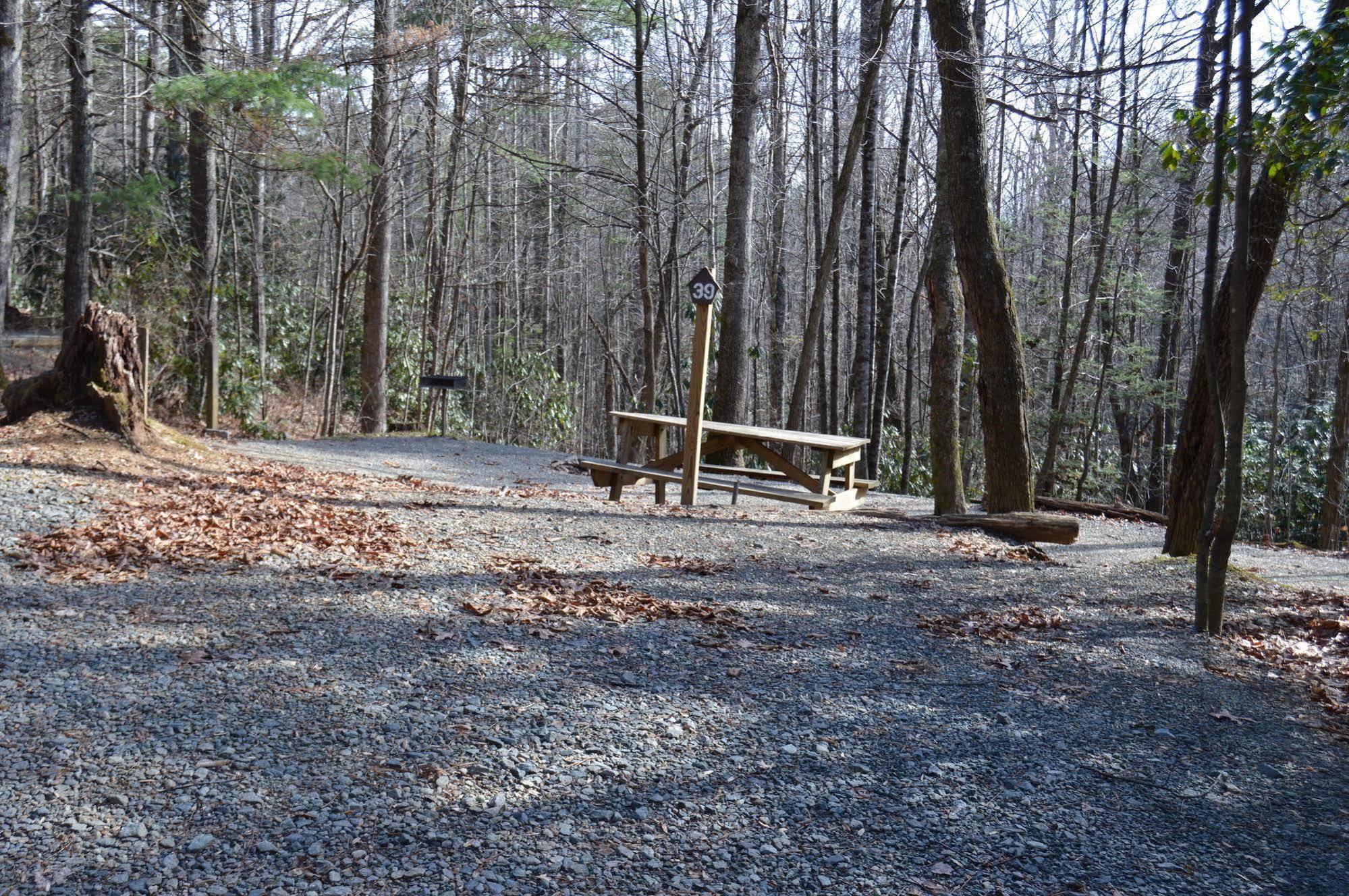 Linville Falls Campground, Rv Park, And Cabins Екстер'єр фото